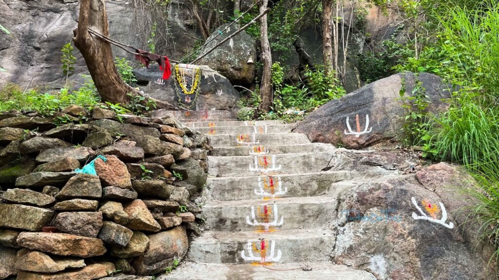 Hanuman temple found at the Bananthimari Betta hills