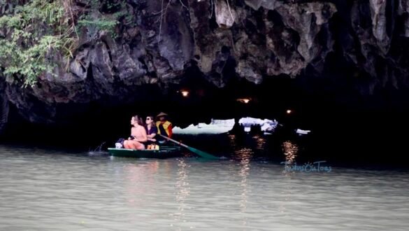 Boating in Tam Coc and Trang An