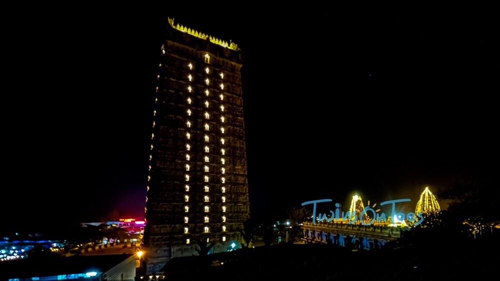 closer view of the Murudeshwara temple tower