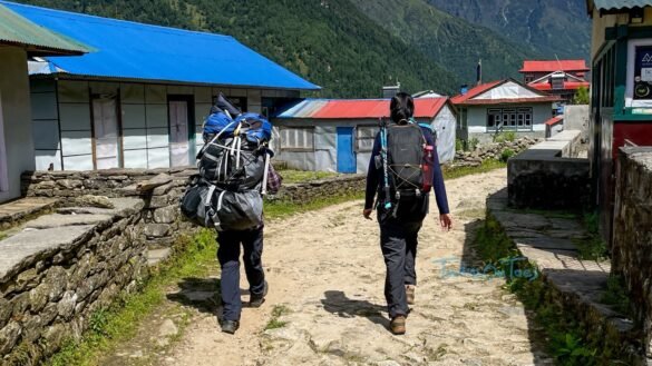 Packing list for EBC and three pass trek - comparison between porter and our bag