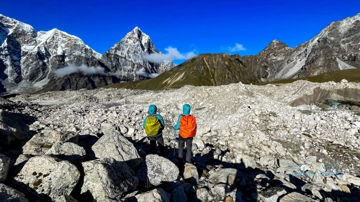 Finding the route to cross the Khumbu Glacier