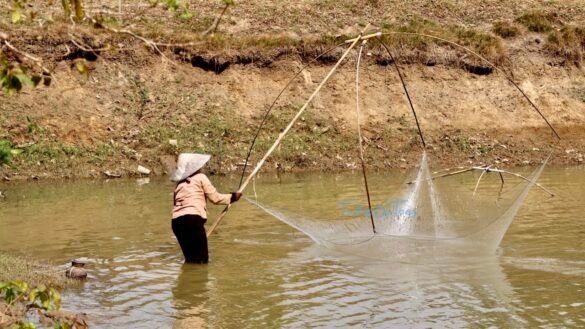 Fishing in Thakhek, Loas