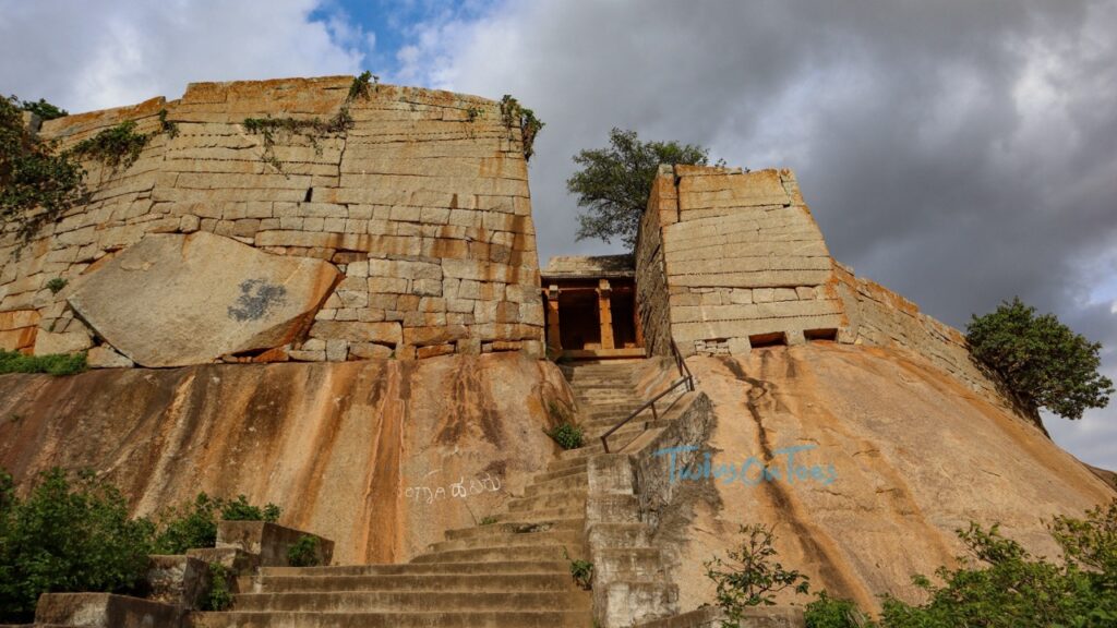 guibande fort mantapas along the route 1 - TwinsOnToes Gudibande Fort mandapas along the route
