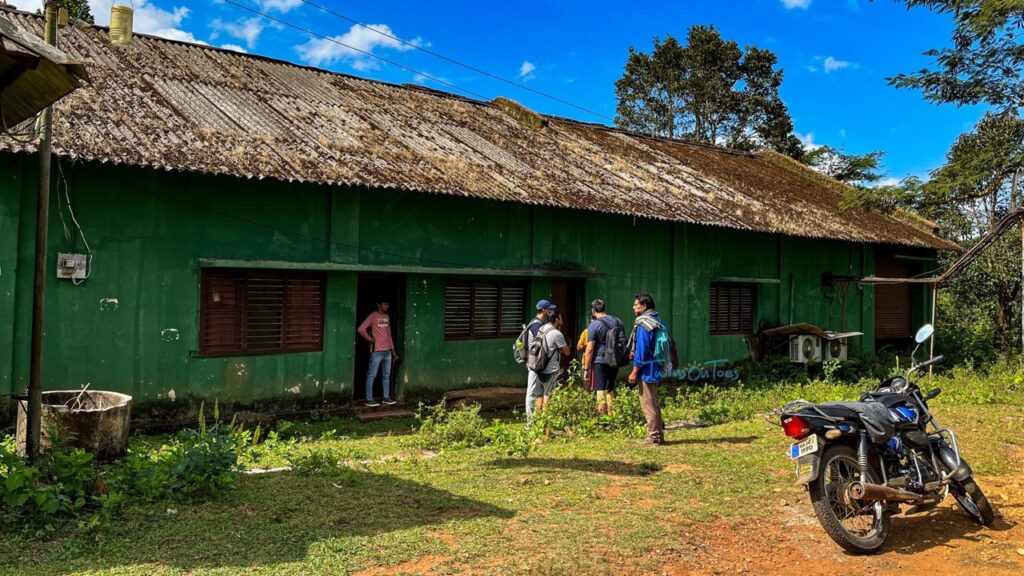 kerekatte forest checkpost office for valikunja trek - TwinsOnToes Kerekatte Forest Checkpost Office for Valikunja trek