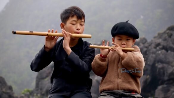 Kids in Ha Giang loop