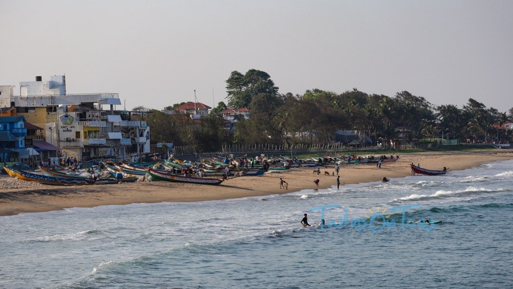 less crowded fishing beach 1 - TwinsOnToes Mahabalipuram fishing beach