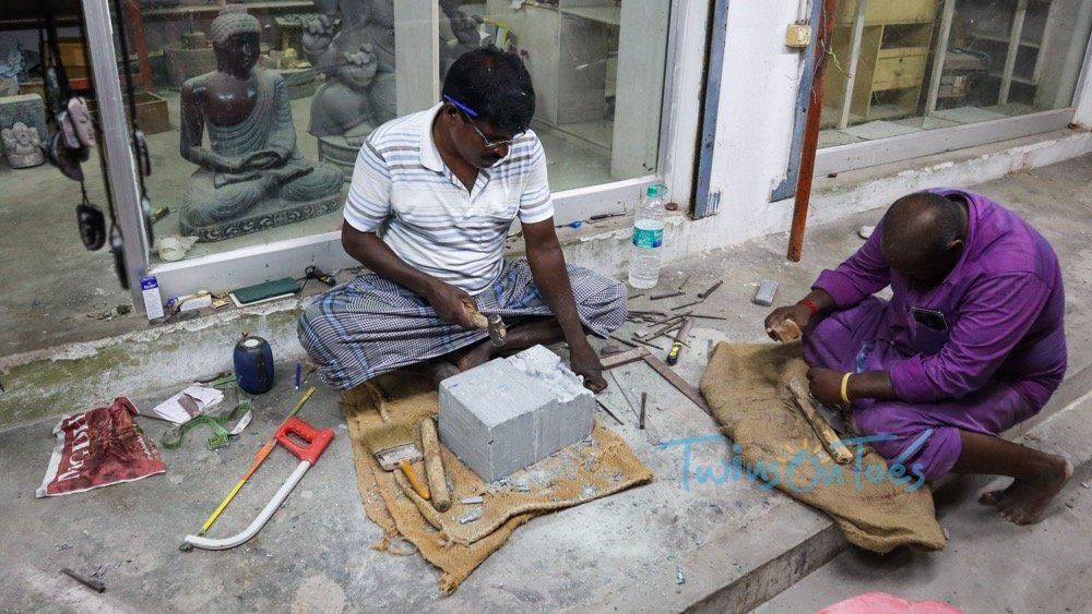 sculptors at work in mahabalipuram 1 - TwinsOnToes Sculptors at work in Mahabalipuram