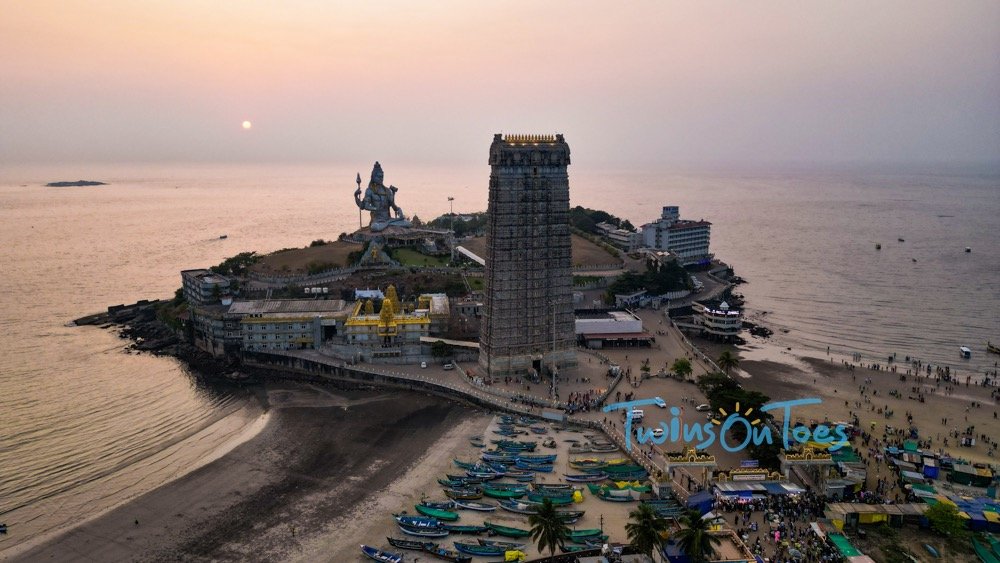 Watch the sunset at Murudeshwara