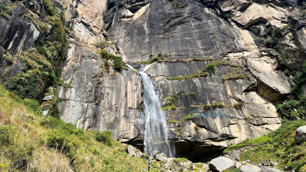 Upper Jogini Waterfall full view
