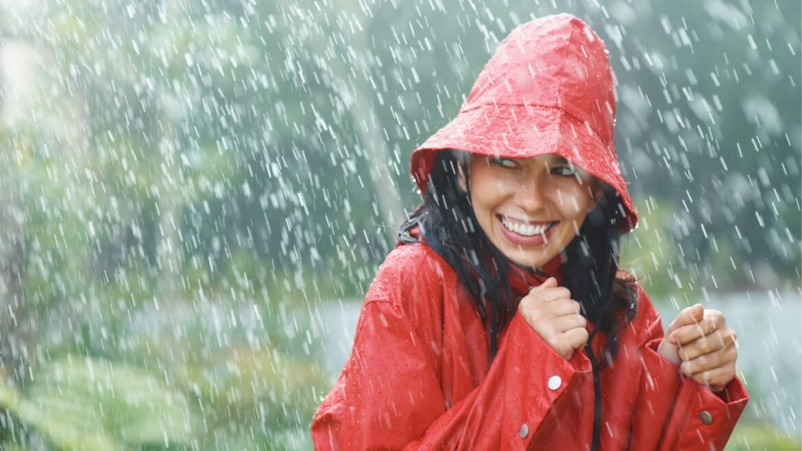 Monsoon trek essentials - Must haves